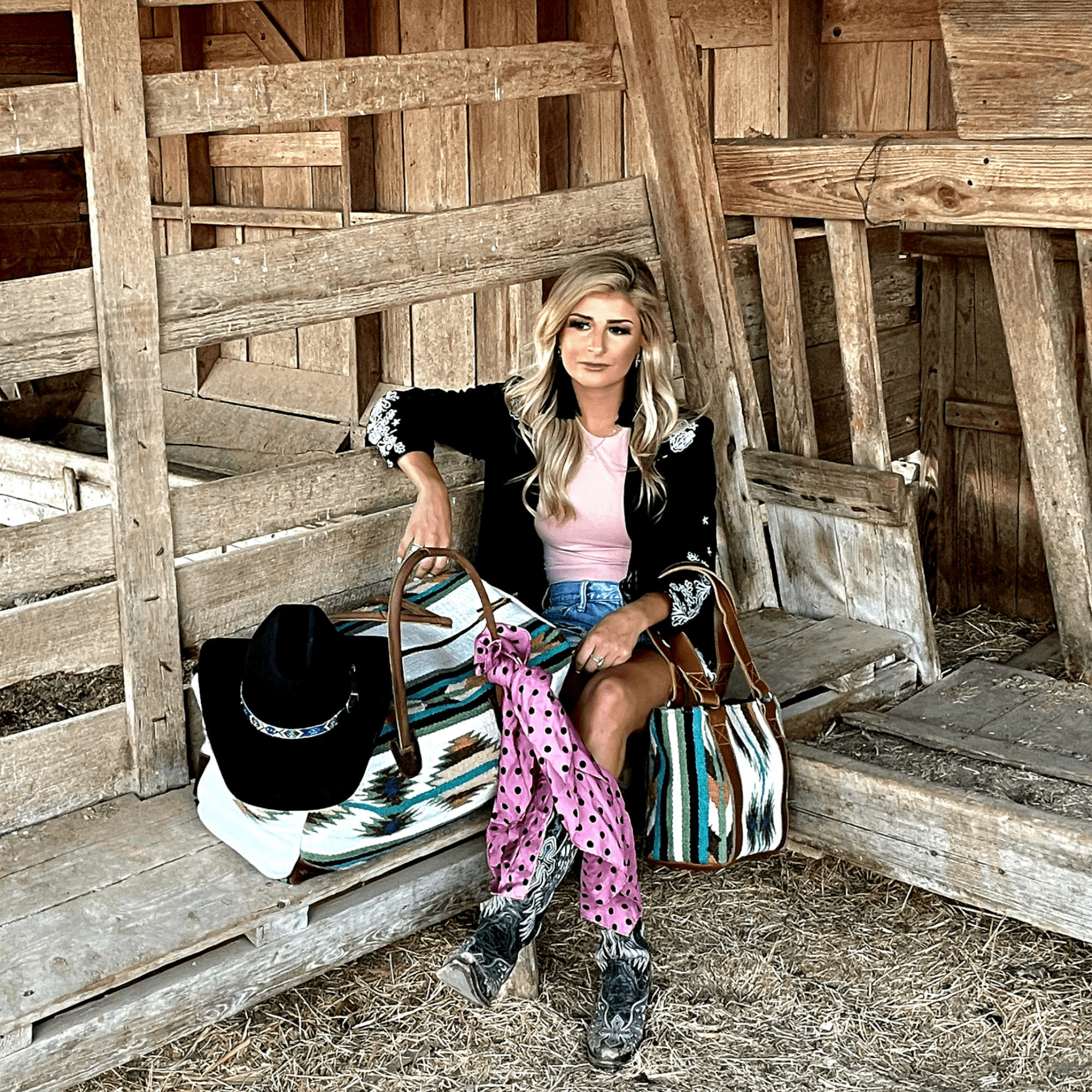 Tooled Off White Saddle Blanket Clutch – Branded Dusty Lane